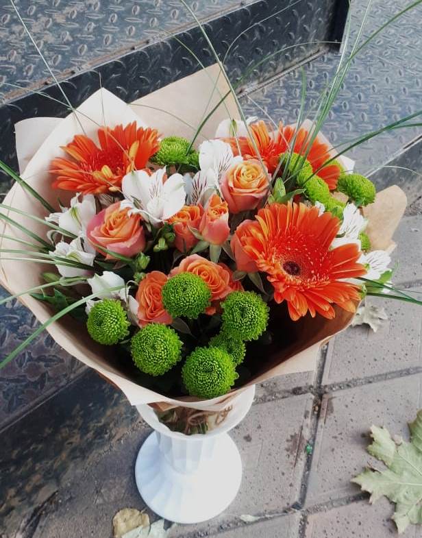 Букет цветов из: Герберы, Хризантемы, Альстромерии и Розы в Знаменском Омской области