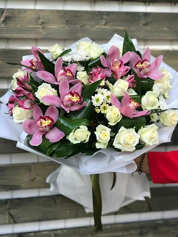 Букет цветов из: Розы и Хризантемы в Знаменском Омской области