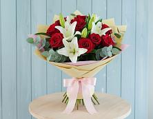 Букет цветов из:  Лилии и Розы #REPLACE_PRED# Знаменском Омской области