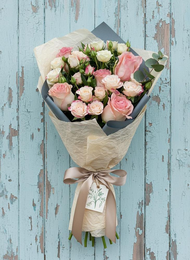 Букет цветов из: Розы в Знаменском Омской области