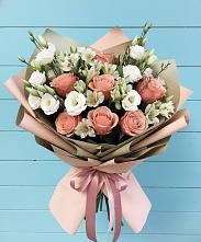 Букет цветов из:  Розы, Альстромерии и Лизиантусы в Знаменском Омской области