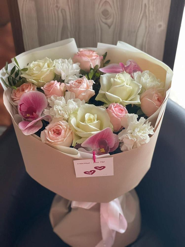 Букет цветов из: Орхидеи, Розы и Гвоздики в Знаменском Омской области