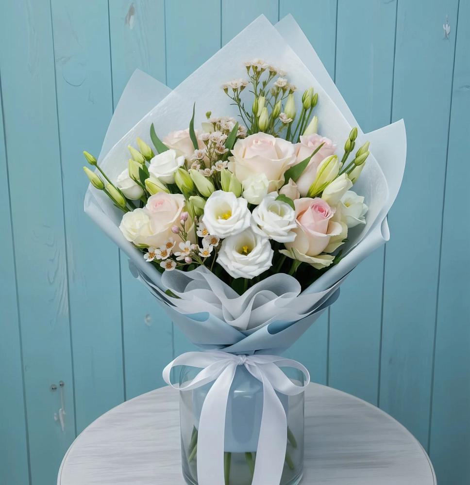 Букет цветов из: Розы и Лизиантусы в Знаменском Омской области