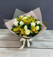 Букет цветов из:  Орхидеи и Розы в Знаменском Омской области