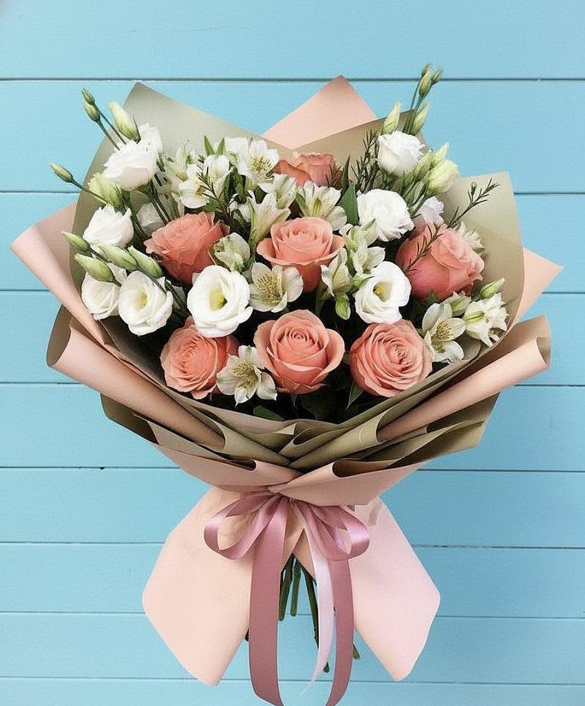 Букет цветов из: Розы, Альстромерии и Лизиантусы в Знаменском Омской области