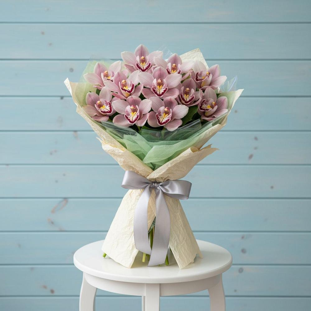 Букет цветов из: Орхидеи и Розы в Знаменском Омской области