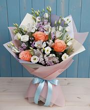 Букет цветов из:  Лизиантусы, Розы, Альстромерии и Гипсофила в Знаменском Омской области