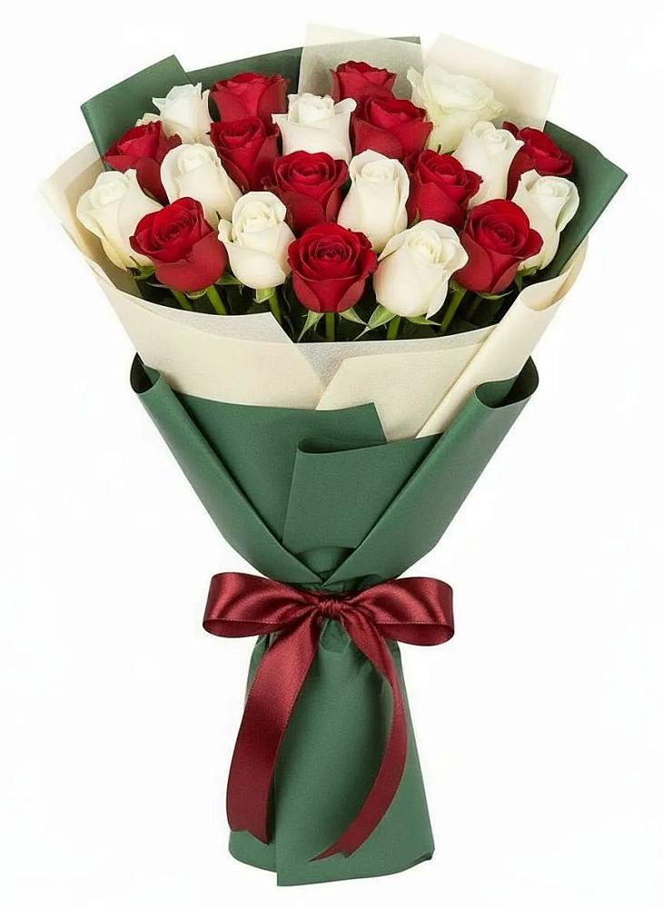 Букет Микс из красных и белых роз в Знаменском Омской области