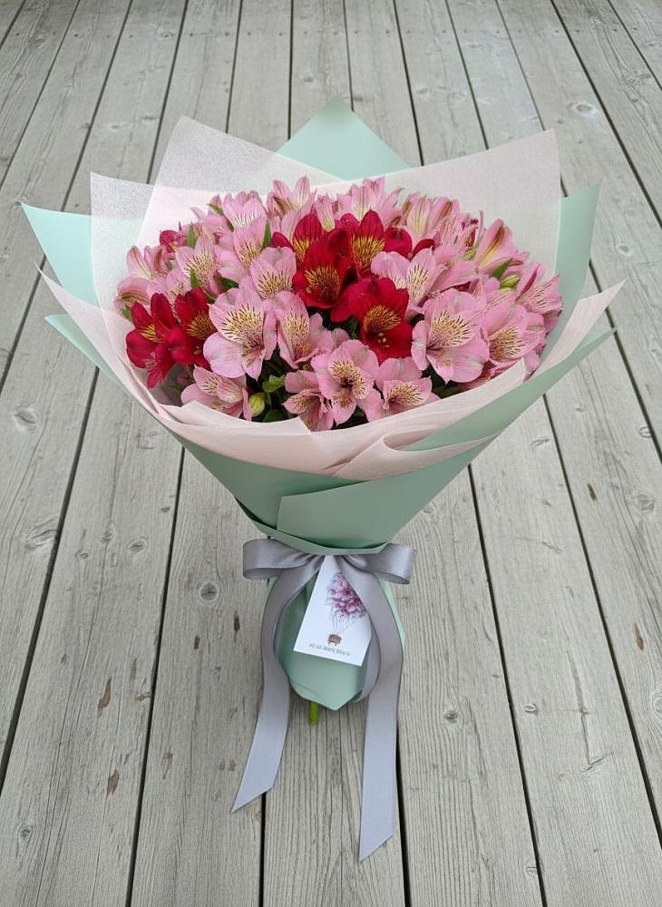 Букет цветов из: Альстромерии в Знаменском Омской области