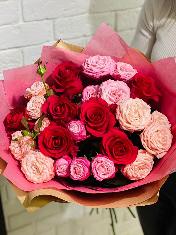 Букет цветов из: Розы в Знаменском Омской области