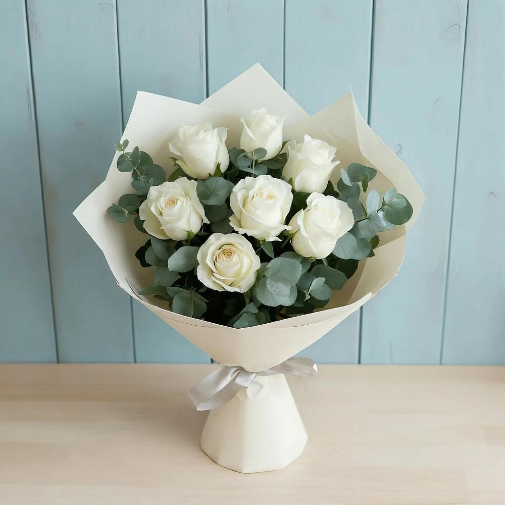 Букет Белые розы в Эвкалипте в Знаменском Омской области