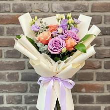 Букет цветов из:  Лизиантусы и Розы #REPLACE_PRED# Знаменском Омской области