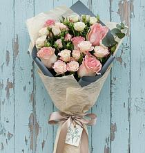 Букет цветов из:  Розы в Знаменском Омской области