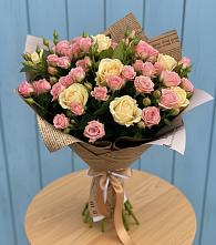 Букет цветов из:  Розы в Знаменском Омской области