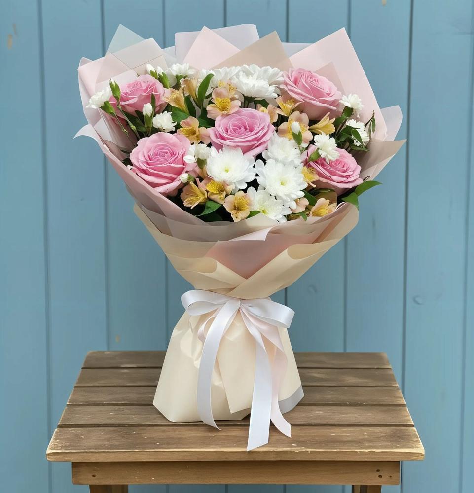 Букет цветов из: Гвоздики, Орхидеи и Розы в Знаменском Омской области