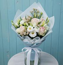 Букет цветов из:  Розы и Лизиантусы в Знаменском Омской области