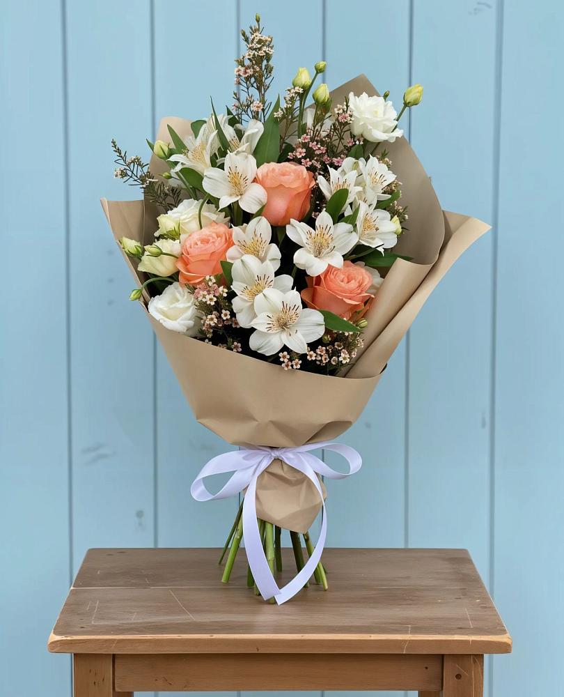 Букет цветов из: Альстромерии, Лизиантусы, Розы и Хризантемы в Знаменском Омской области