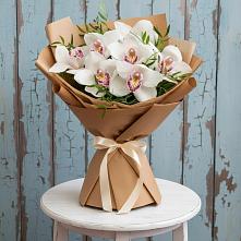 Букет цветов из:  Орхидеи и Розы в Знаменском Омской области