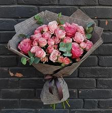 Букет цветов из:  Розы в Знаменском Омской области