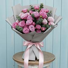 Букет цветов из:  Розы в Знаменском Омской области